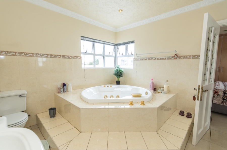 17 Bedroom Property for Sale in Summerstrand Eastern Cape